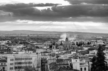 Kentsel peyzaj, Granada şehir manzaralı, Andalusia, Güney İspanya, siyah beyaz resim