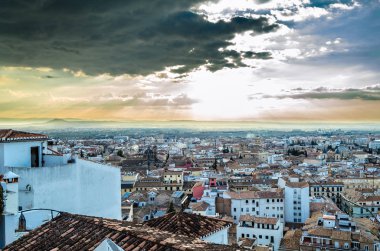 Kentsel peyzaj, Granada şehir manzaralı, günbatımı, Andalusia, Güney İspanya