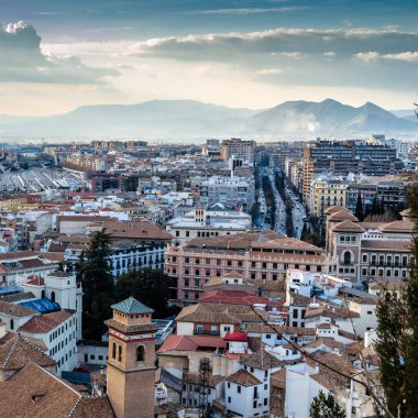 Kentsel peyzaj, Granada şehir manzaralı, günbatımı, Andalusia, Güney İspanya
