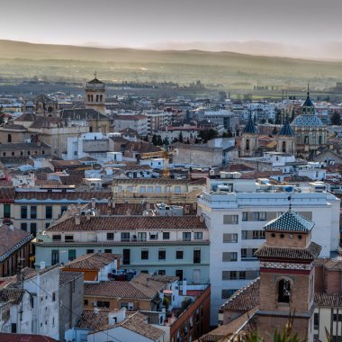 Kentsel peyzaj, Granada şehir manzaralı, günbatımı, Andalusia, Güney İspanya
