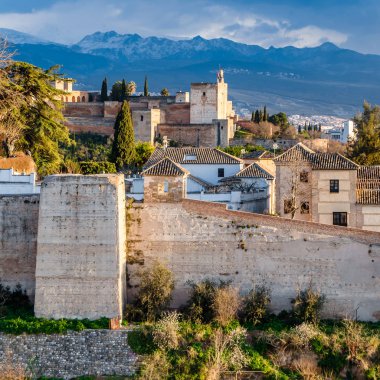 Kentsel peyzaj, Granada şehir manzaralı, günbatımı, Andalusia, Güney İspanya