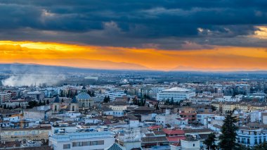 Kentsel peyzaj, Granada şehir manzaralı, günbatımı, Andalusia, Güney İspanya