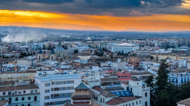 Kentsel peyzaj, Granada şehir manzaralı, günbatımı, Andalusia, Güney İspanya