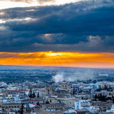 Kentsel peyzaj, Granada şehir manzaralı, günbatımı, Andalusia, Güney İspanya