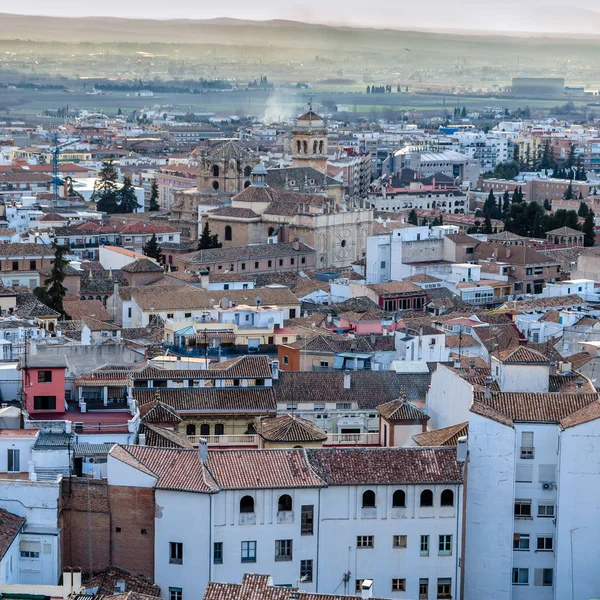 Kentsel peyzaj, Granada şehir manzaralı, günbatımı, Andalusia, Güney İspanya