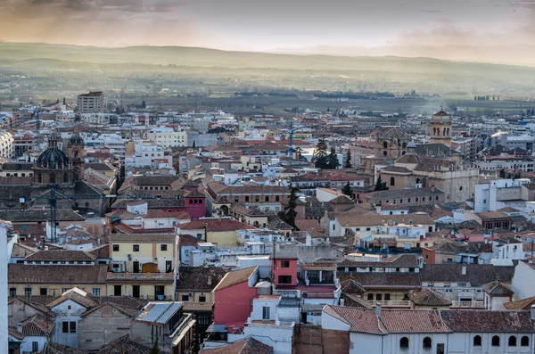 Kentsel peyzaj, Granada şehir manzaralı, günbatımı, Andalusia, Güney İspanya