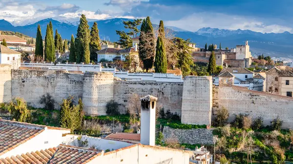 Kentsel peyzaj, Granada şehir manzaralı, günbatımı, Andalusia, Güney İspanya