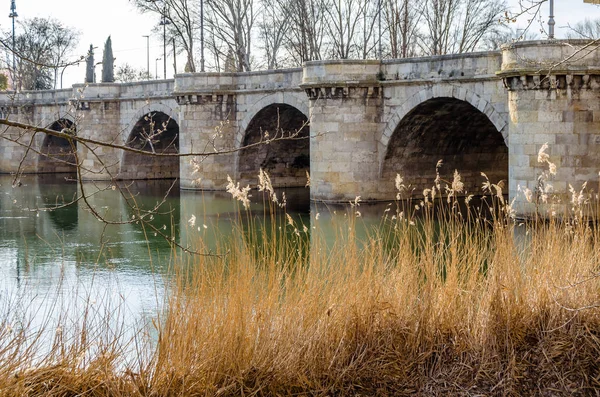 Puente Medieval Piedra Sobre Río Carrión Palencia Castilla León España —  Fotos de Stock