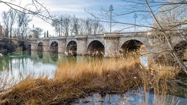 Středověký Kamenný Most Přes Řeku Mršiny Palencia Kastilie León Španělsko — Stock fotografie