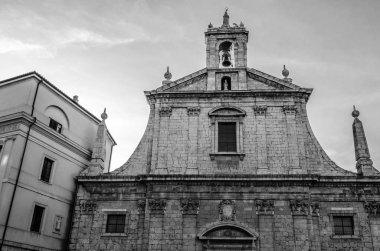 Romanesk kilise şehrin Palencia, İspanya'nın görünümünü