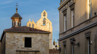 Romanesk kilise şehrin Palencia, İspanya'nın görünümünü