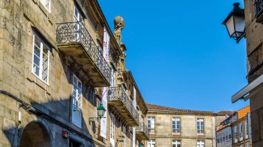 Santiago De Compostela, İspanya - 4 Nisan 2015: Kentsel sahnede Santiago de Compostela, Galiçya, İspanya