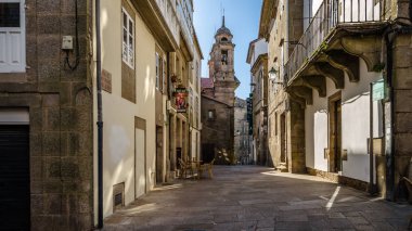 Santiago De Compostela, İspanya - 4 Nisan 2015: Kentsel sahnede Santiago de Compostela, Galiçya, İspanya