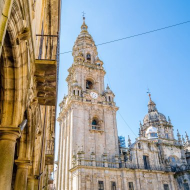 Dini mimari, Santiago de Compostela katedrali, İspanya 'daki hac yeri.