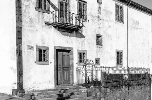 西班牙北部圣地亚哥 德孔波斯特拉的建筑 黑白图像 — 图库照片