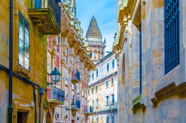Santiago de Compostela, İspanya, renkli resimde mimarisinde