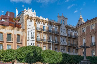 Güneydoğu İspanya 'daki eski Murcia kasabasında renkli mimari