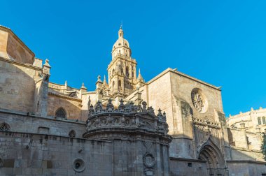 Saint Mary Katedrali, İspanya 'nın Murcia kentindeki Katolik Kilisesi.