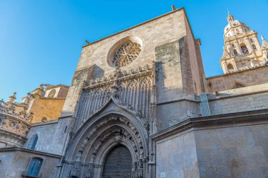 Saint Mary Katedrali, İspanya 'nın Murcia kentindeki Katolik Kilisesi.