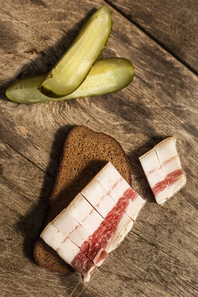 Tocino Pan Pepino Sobre Fondo Madera Aperitivo Tradicional Ruso Ucraniano Fotos de stock libres de derechos