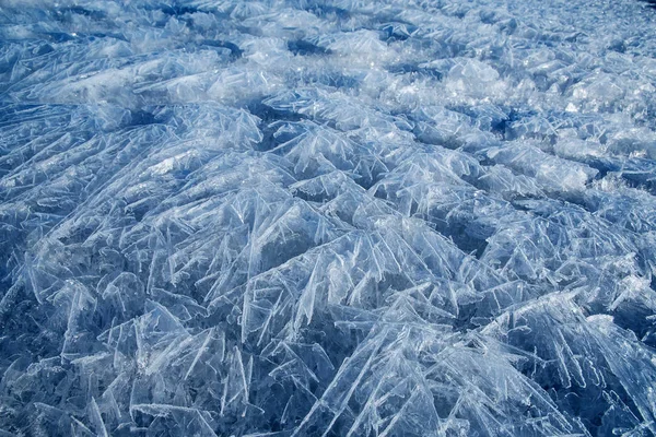 Acqua congelata nel macro fondo di ghiaccio di cristalli solidi . — Foto Stock