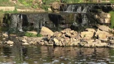 Şelalenin manzarası.