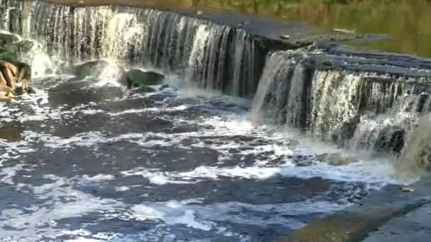 Вид на водоспад . — стокове відео