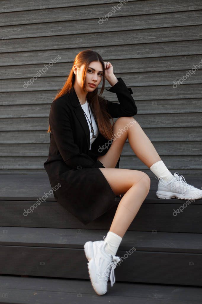 Hermosas Mujeres Con Zapatillas Elegante Hermosa Modelo Mujer