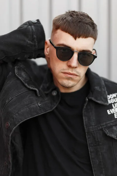 Handsome Young Man American Model Hairstyle Sunglasses Black Fashionable Denim — Stock Photo, Image