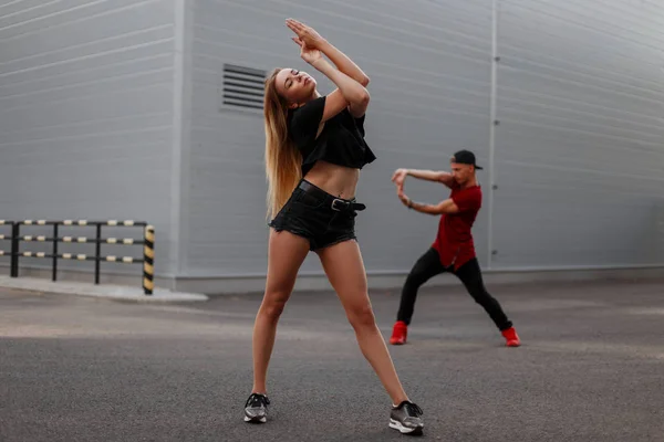 Beautiful Sexy Young Woman Dancer Black Shirt Shorts Dancing Street — Stock Photo, Image