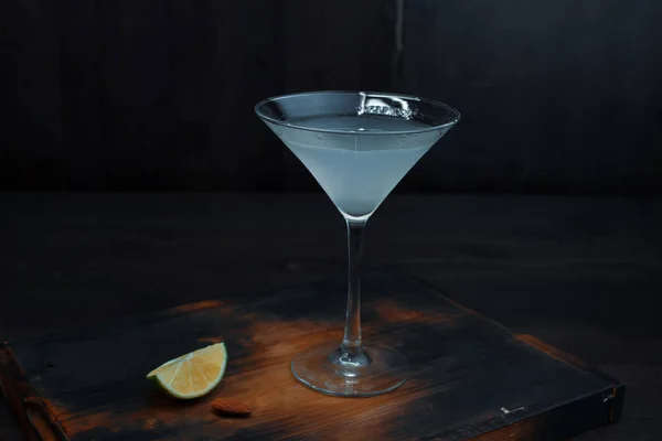 Cocktail Alcolico Margarita Con Tequila Con Una Fetta Lime Elegante — Foto Stock