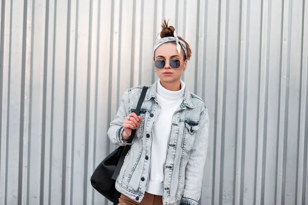 Stylish Young Hipster Woman Sunglasses Trendy Bandana Summer Denim Jackets — 图库照片