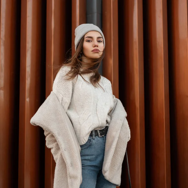 European Pretty Young Woman Stylish Knitted Milk Colored Sweater Blue — Stock Photo, Image