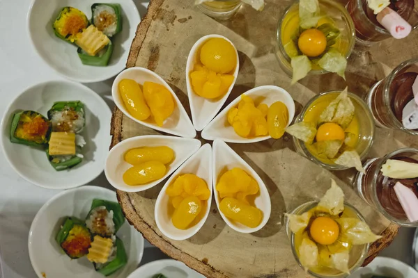 Catering Thailändische Dessertlinie Hochzeitszeremonie — Stockfoto