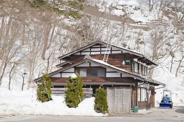 Shirakawago, Japonya tarihi kış Köyü.