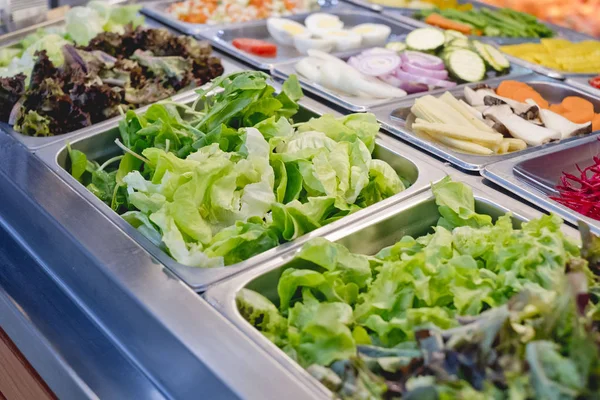 Salladsbar Med Grönsaker Restaurangen Hälsosam Mat — Stockfoto
