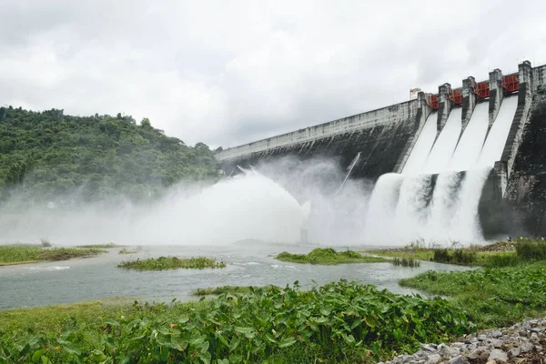 Dam Spillways Khun Dan Prakan Chon Dam Nakhonnayok Thailand — Stock Photo, Image