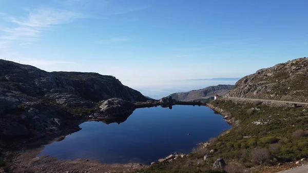 Portekiz 'deki Serra da Estrela Doğal Parkı' ndaki Lagoa Seca manzarası