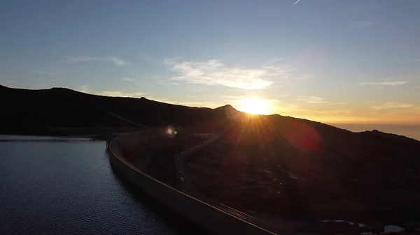 Portekiz 'in Avrupa bölgesindeki Serra Da Estrela Doğal Parkı Lagoa Seca' nın havadan görünüşü