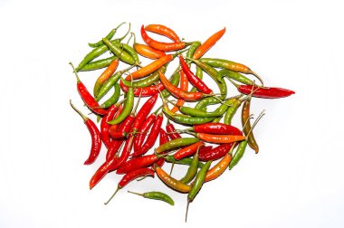 yanan kırmızı ve yeşil biber
