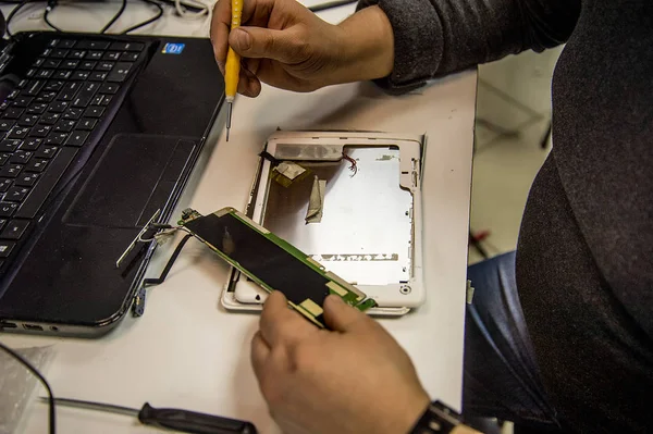 Reparatur Von Elektronischen Funkgeräten — Stockfoto