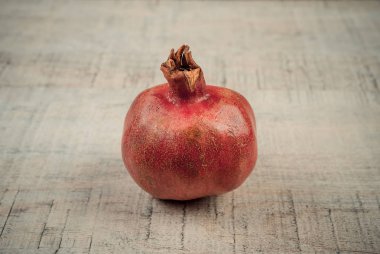 Olgun kırmızı nar meyvesi