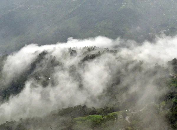 Mist Mist Overspoeld Kamrang Dorp Ziet Betoverend Uit Vanuit Namchi — Stockfoto
