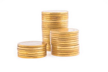 Altın sikke. Beyaz arkaplanda izole edilmiş altın sikkeler.