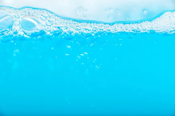 Salpicaduras Agua Burbujas Aire Aisladas Sobre Fondo Blanco Superficie Del — Foto de Stock