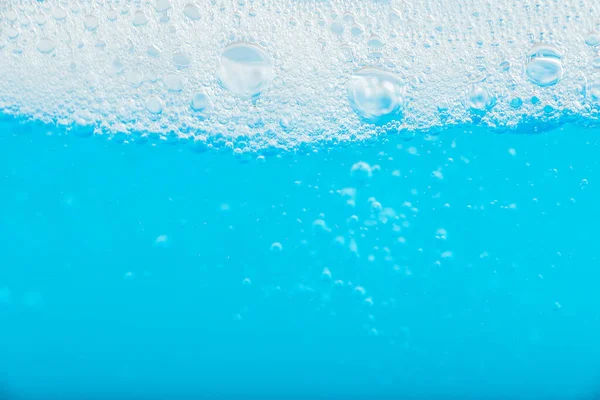 Salpicaduras Agua Burbujas Aire Aisladas Sobre Fondo Blanco Superficie Del — Foto de Stock