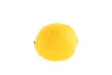 beyaz arkaplanda yaprak ile limon meyvesi.