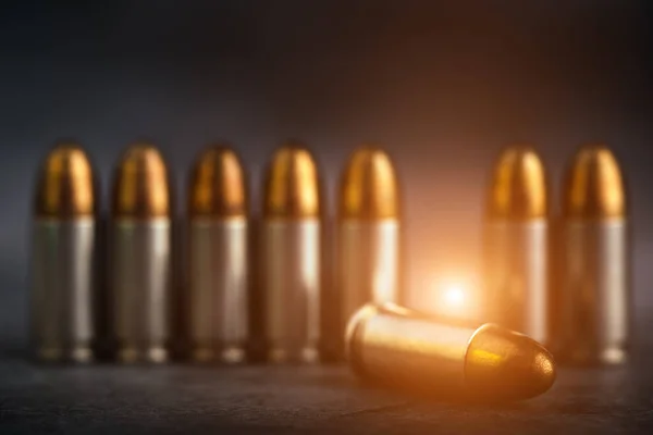 Kula 9Mm Den Mörka Stenen Table Rounds Och Militär Teknik — Stockfoto