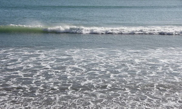 Vollbild Schnittansicht Des Meerwassers Mit Einer Welle Strand — Stockfoto