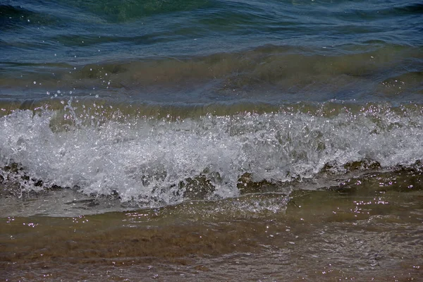 Onda Água Uma Praia Oceano Pacífico Santa Barbara Califórnia Dia — Fotografia de Stock